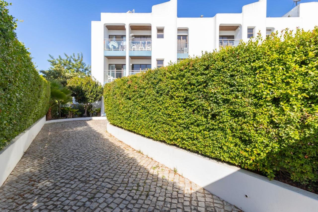 Zarco - Cosy Apartment In Vilamoura With A Balcony With View To The 2 Swimming Pools - Near The Beach & The Marina Quarteira Exterior photo
